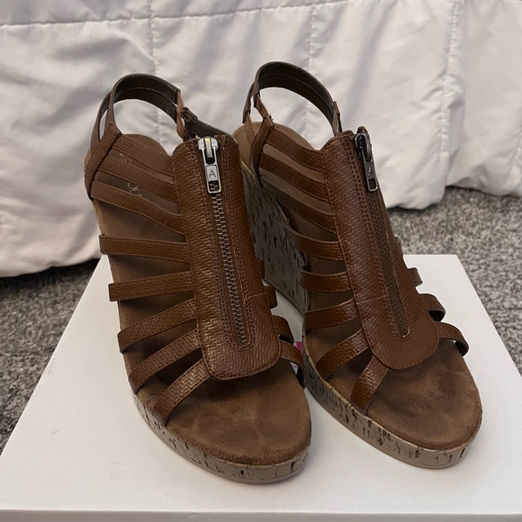 Aerosoles zipper wedges - Picture 2 of 3